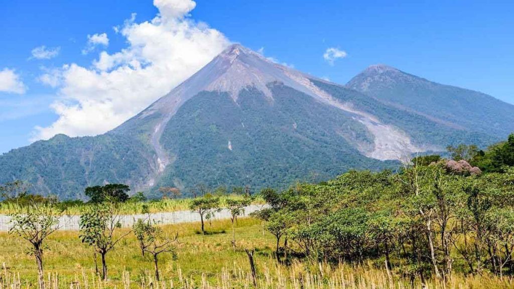 Volcán de Fuego: una aventura que lleva tus límites más lejos
